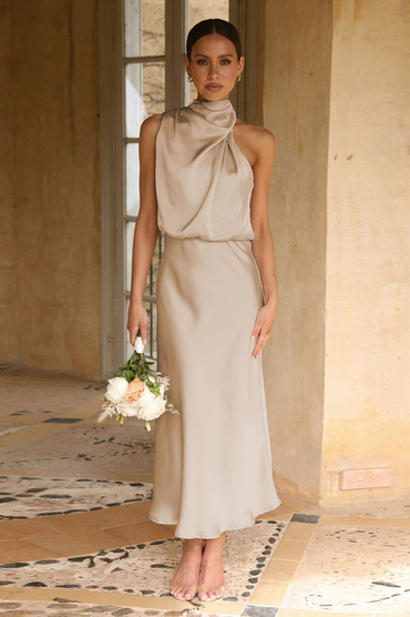 Halter Ärmelloses Satin Brautjungfernkleid