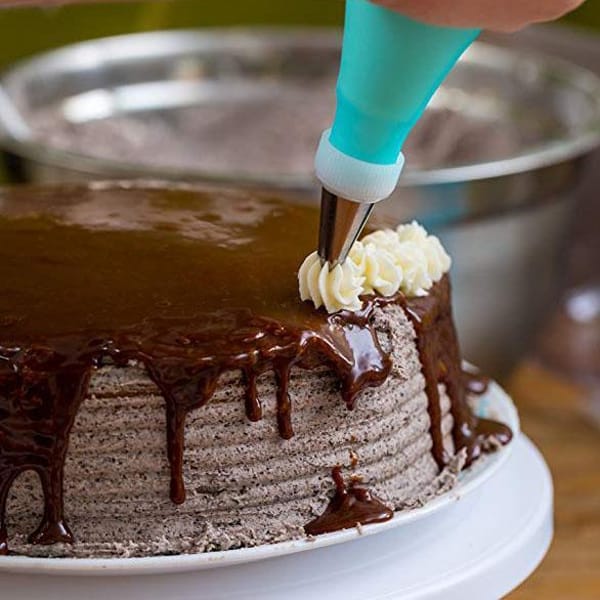 Backen Sie schöne und professionelle Torten