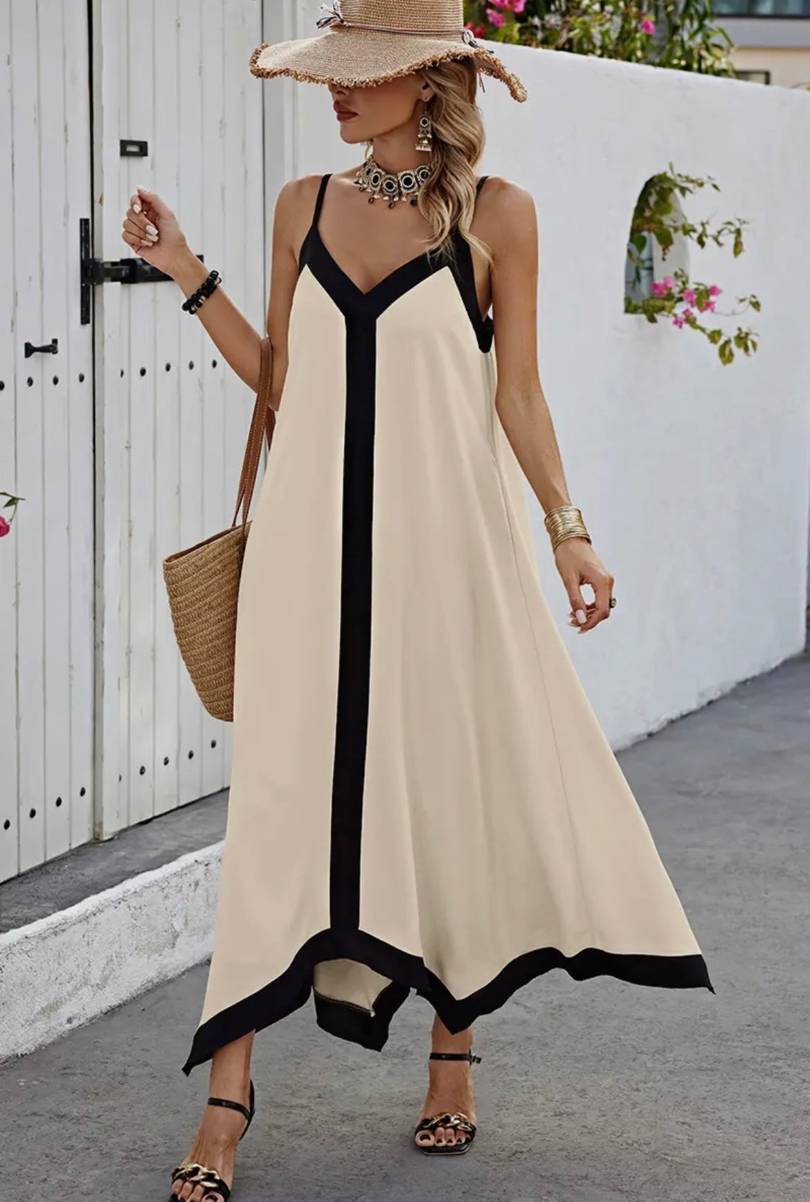 Creme Taschentuchkleid