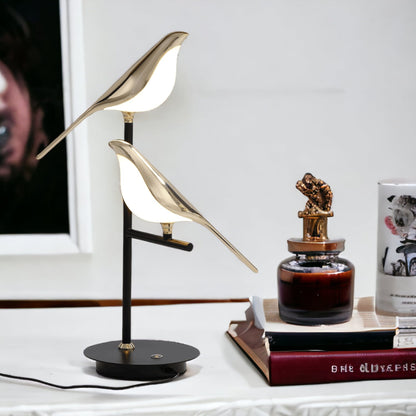 Aviara — Golden Vogel Tischlampe mit warmem Umgebungslicht