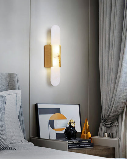 Sorenis — Verlängerte Alabaster-Wandlampe mit klassischem Metalldesign