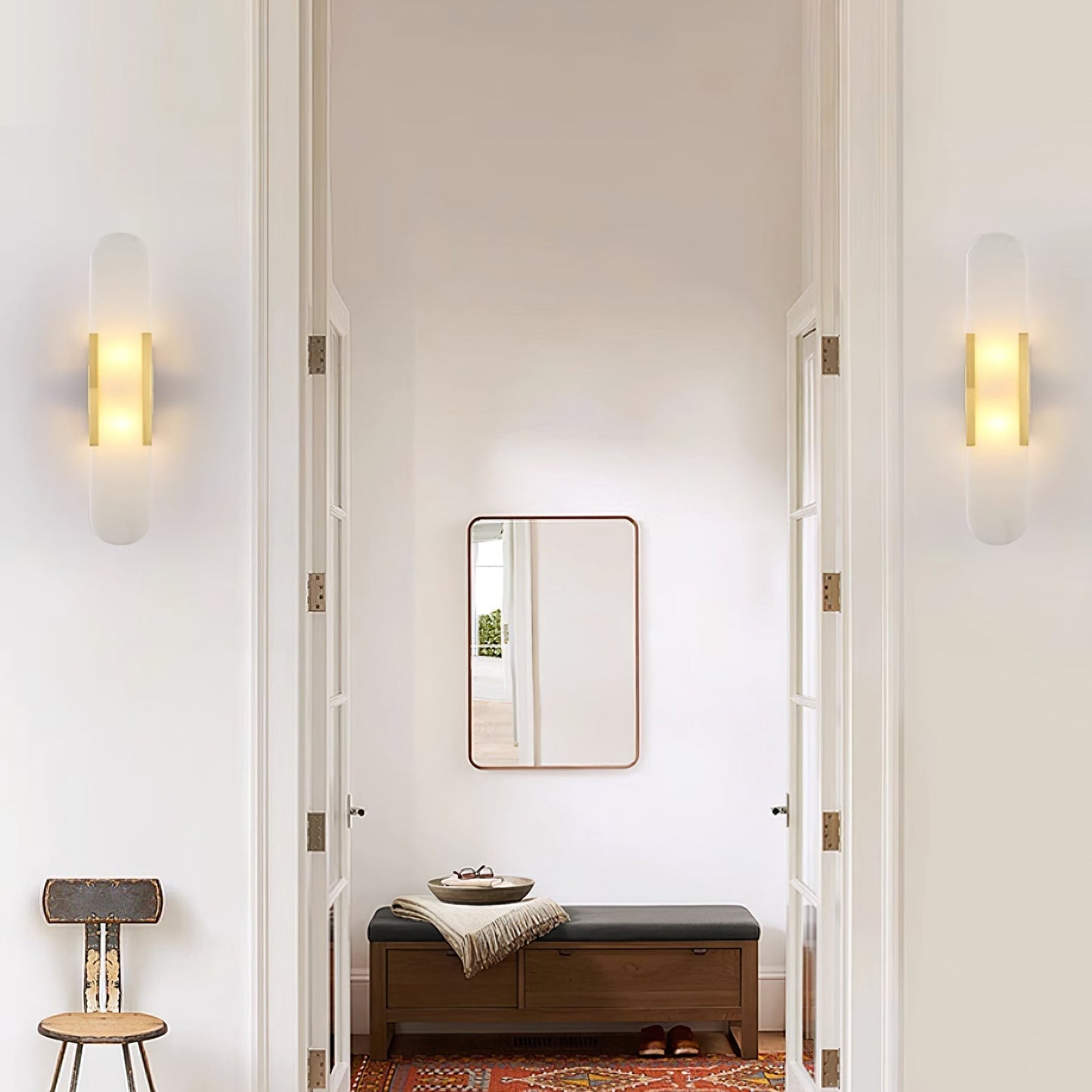 Sorenis — Verlängerte Alabaster-Wandlampe mit klassischem Metalldesign