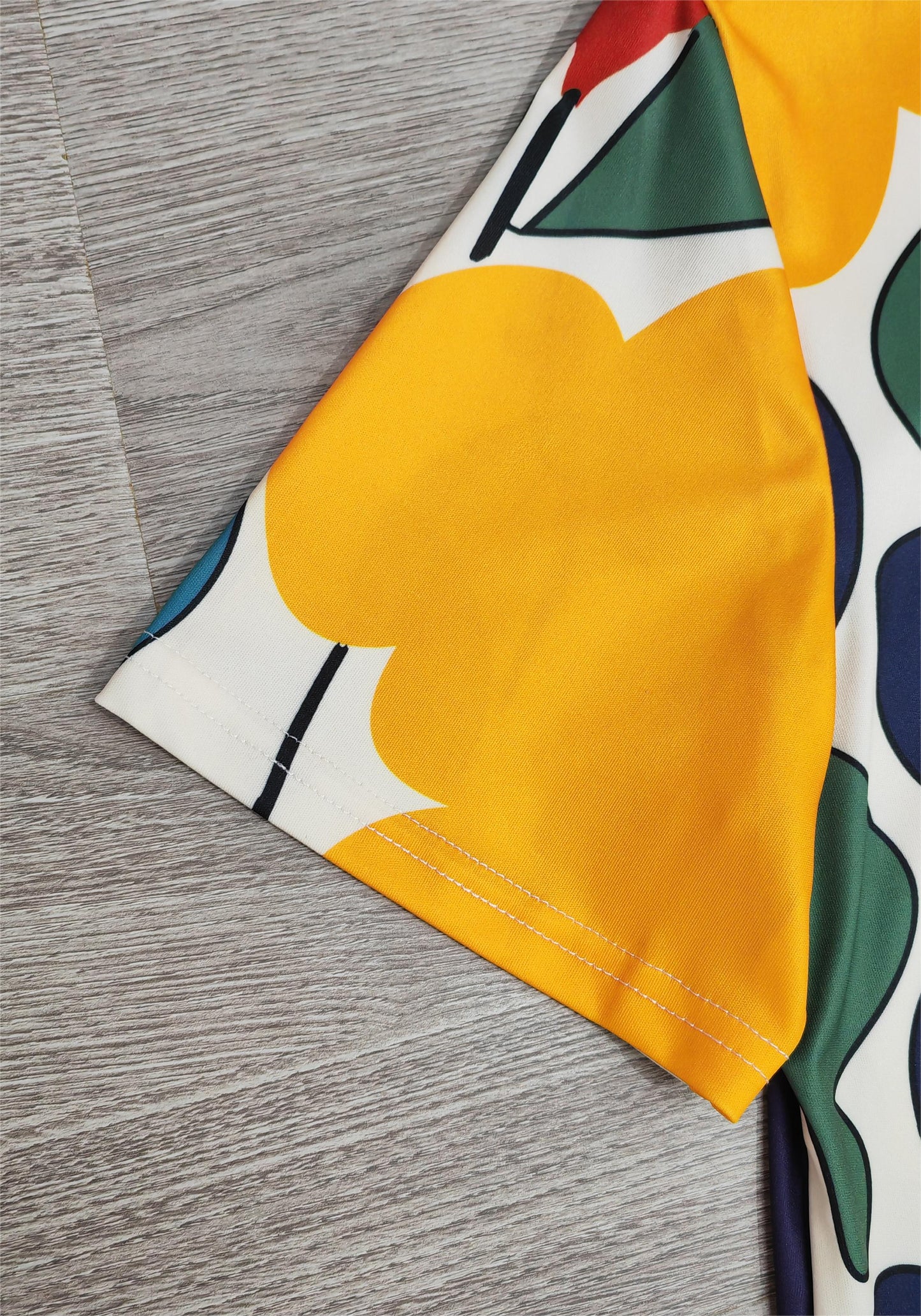 Charmante multi -colored MIDI -jurk