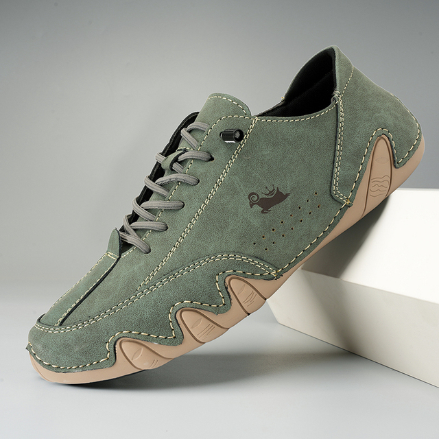 Lederen op blote voeten schoenen